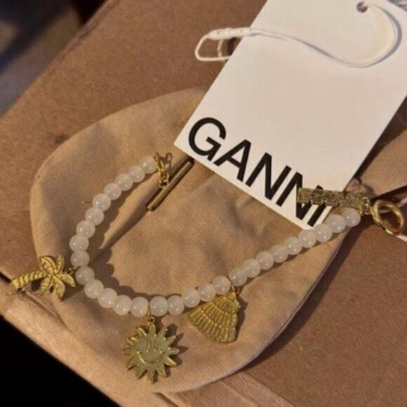 Ganni White beaded bracelet with gold charms - Picture 6 of 8